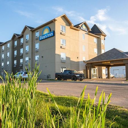 Days Inn By Wyndham Bonnyville Экстерьер фото
