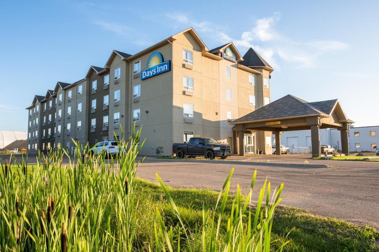 Days Inn By Wyndham Bonnyville Экстерьер фото