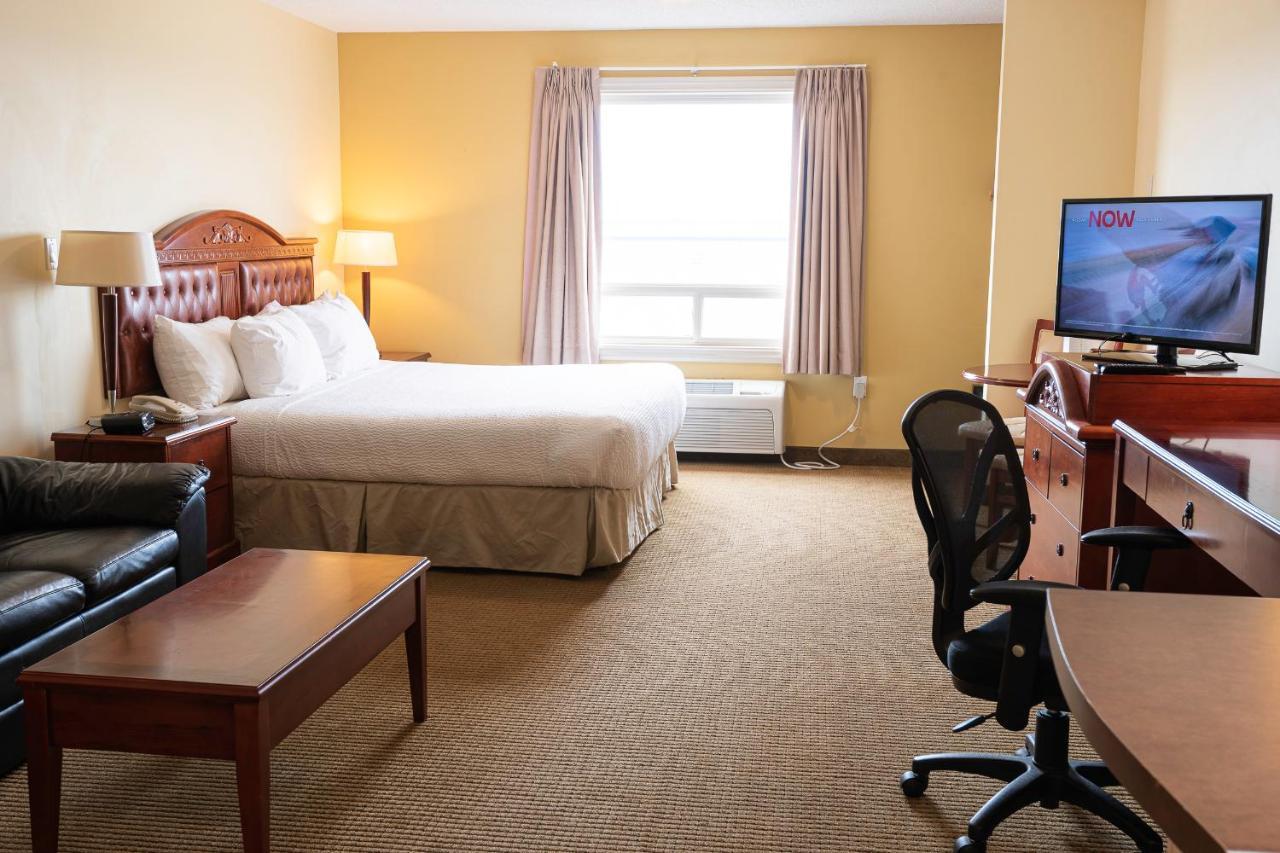 Days Inn By Wyndham Bonnyville Экстерьер фото