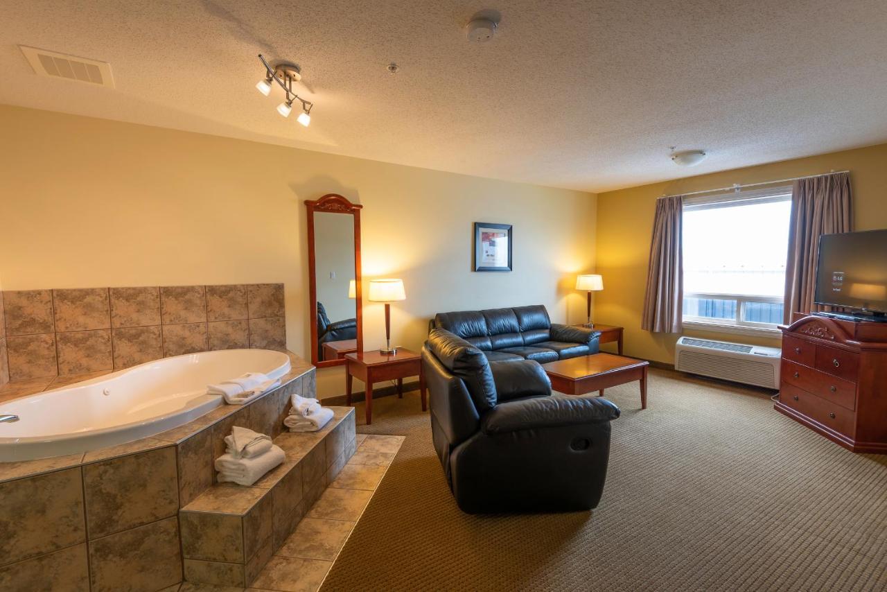 Days Inn By Wyndham Bonnyville Экстерьер фото