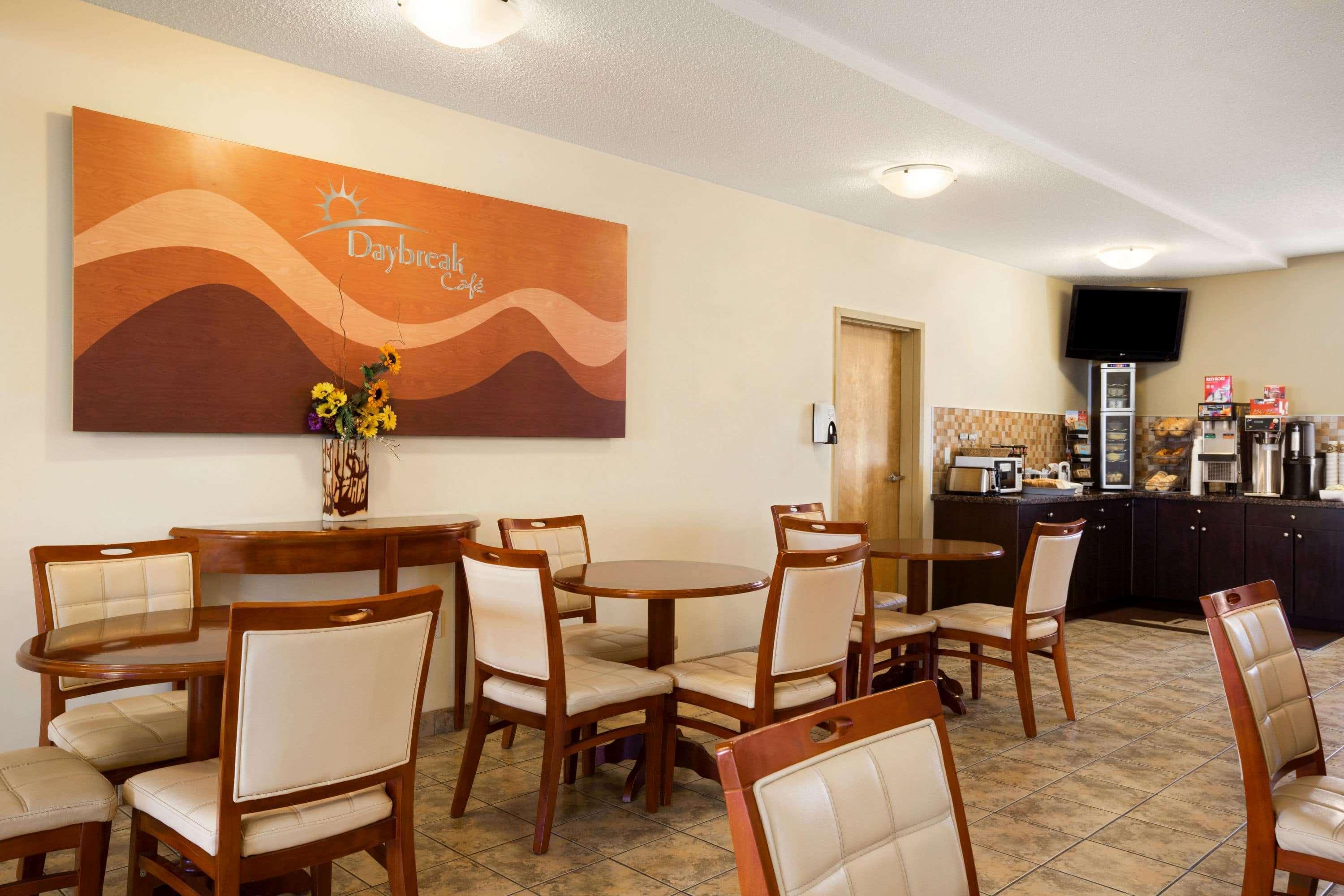 Days Inn By Wyndham Bonnyville Экстерьер фото