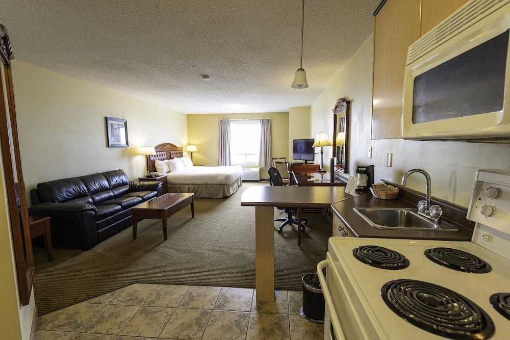 Days Inn By Wyndham Bonnyville Экстерьер фото